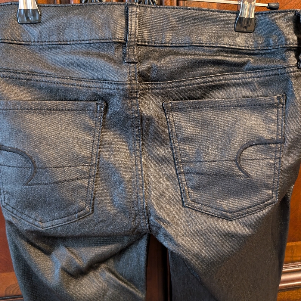 American Eagle Black Shine Pant Jegging Stretch Size 4 Leather Look - Picture 6 of 8